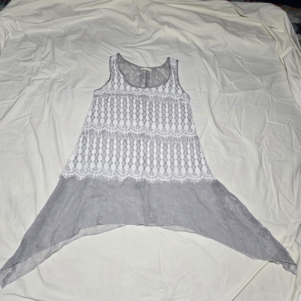 A'Reve Gray and White Lace Tunic Top